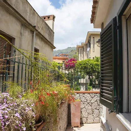 Casa Limoncello بيت للعطل تاورمينا
